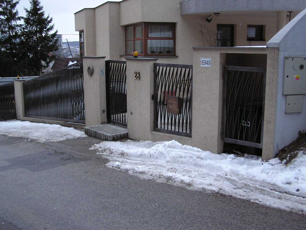 Ploty a bránky